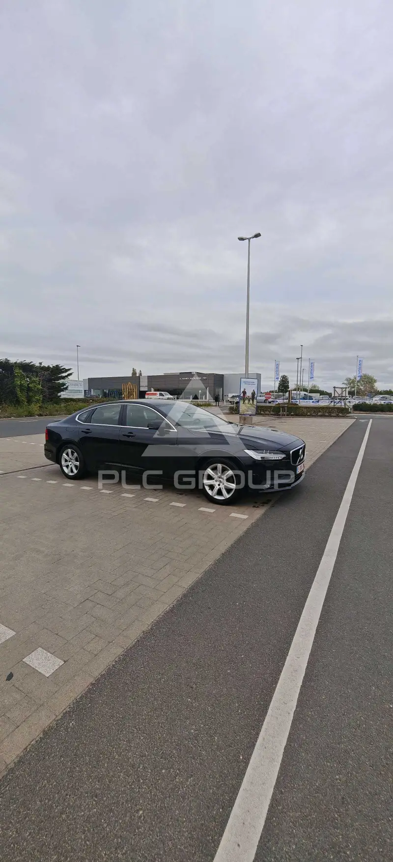 2017 Volvo S90