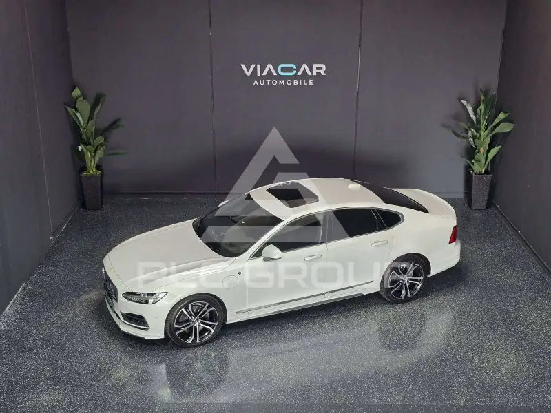 2017 Volvo S90