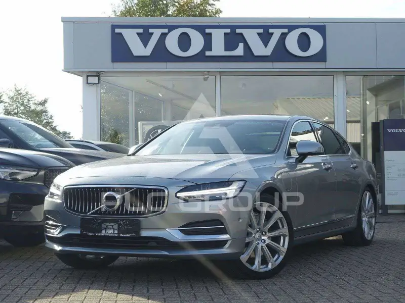 2017 Volvo S90