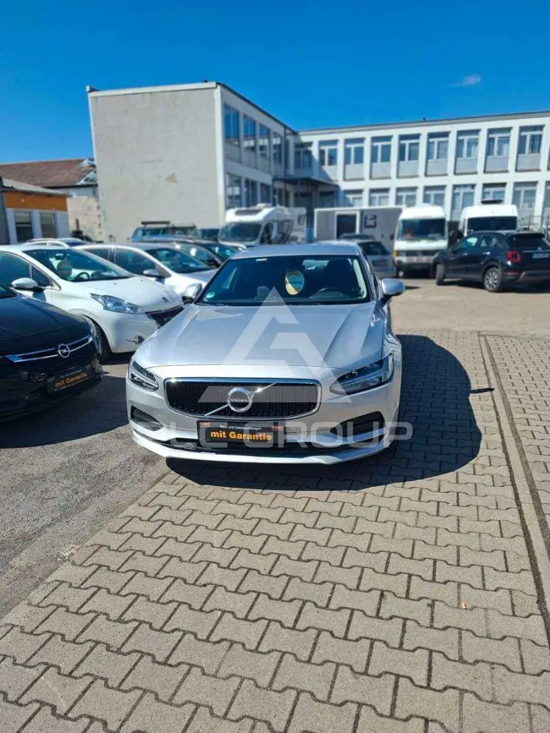 2017 Volvo S90