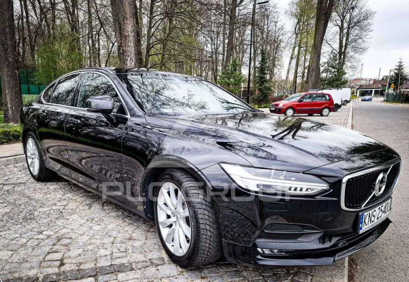 2017 Volvo S90