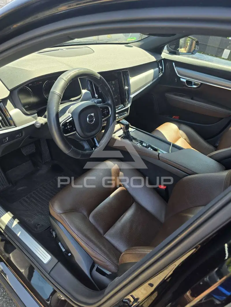 2017 Volvo V90