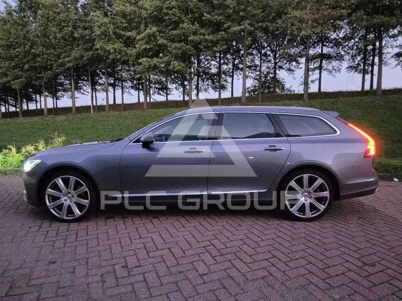 2017 Volvo V90