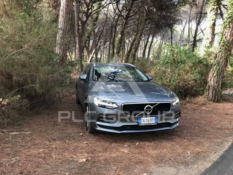 2017 Volvo V90