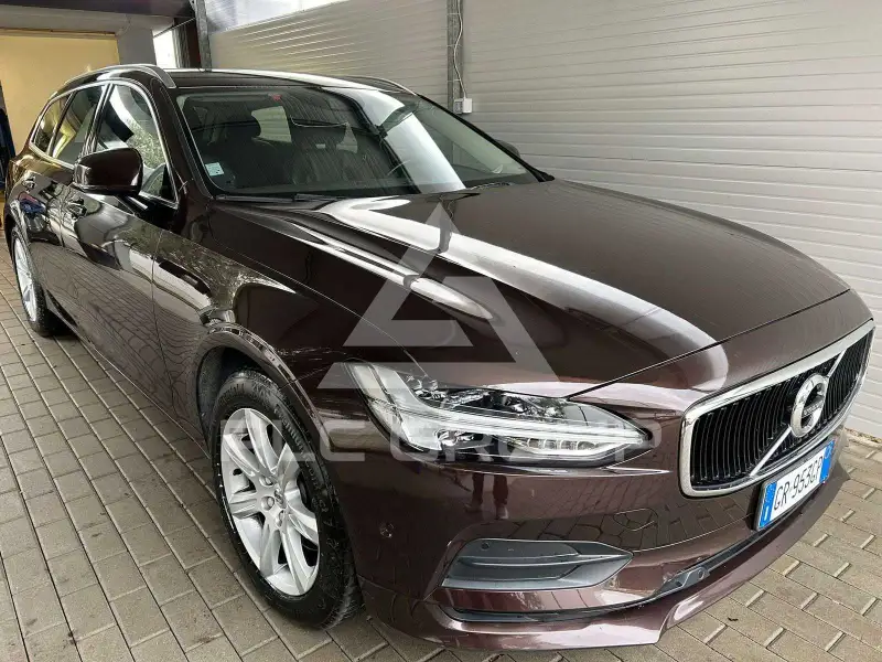 2017 Volvo V90