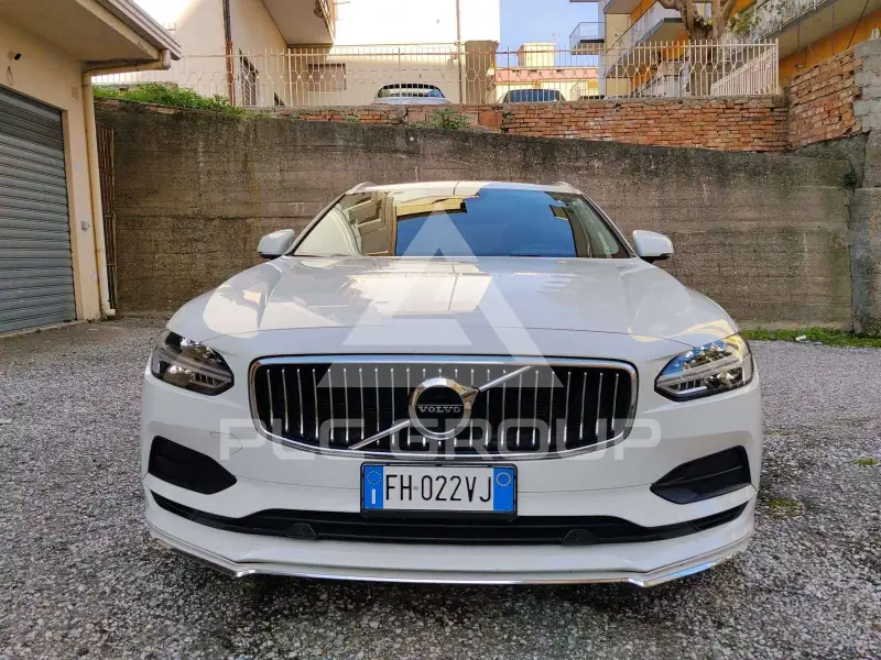 2017 Volvo V90