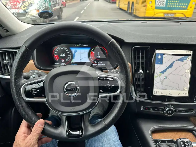 2017 Volvo V90