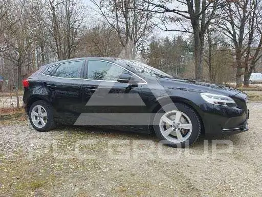 2017 Volvo V40