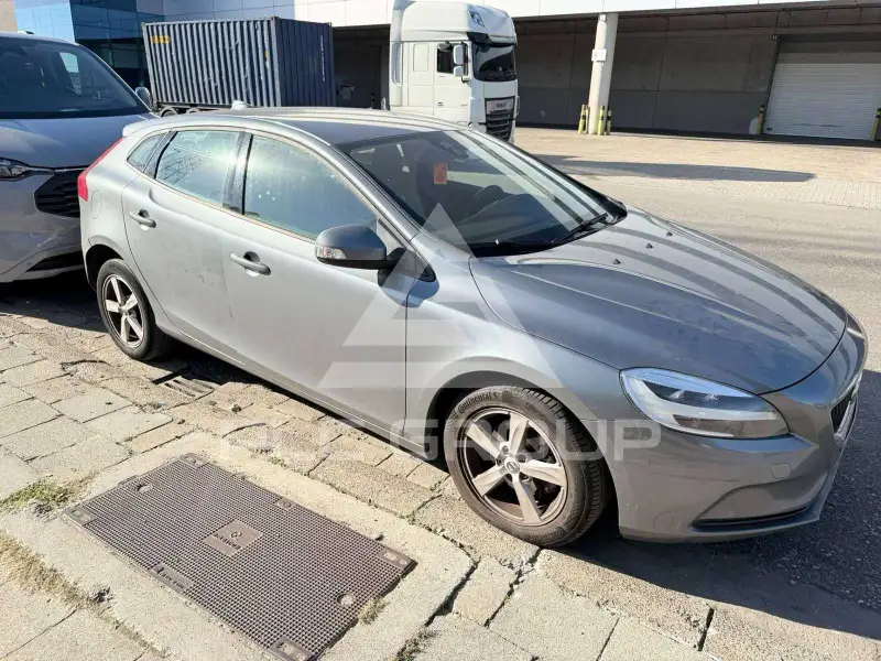 2017 Volvo V40