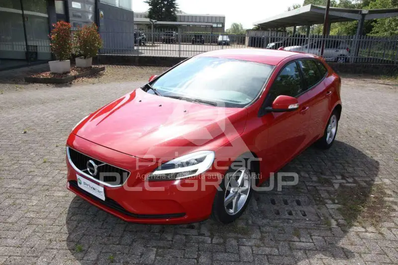 2017 Volvo V40