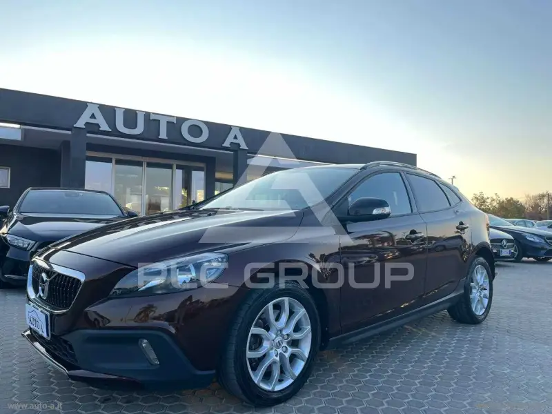 2017 Volvo V40