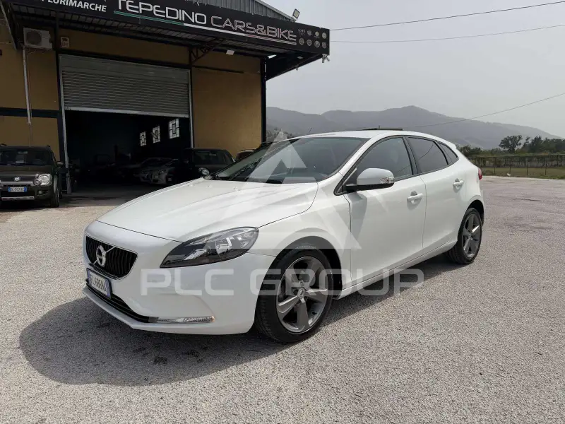 2017 Volvo V40