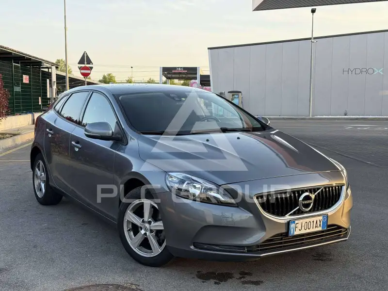 2017 Volvo V40