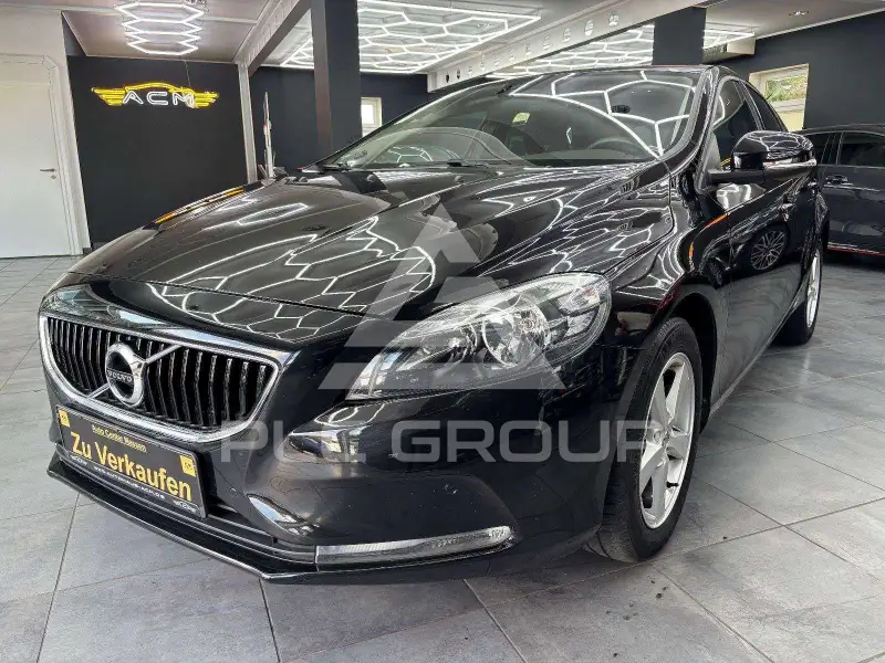 2017 Volvo V40