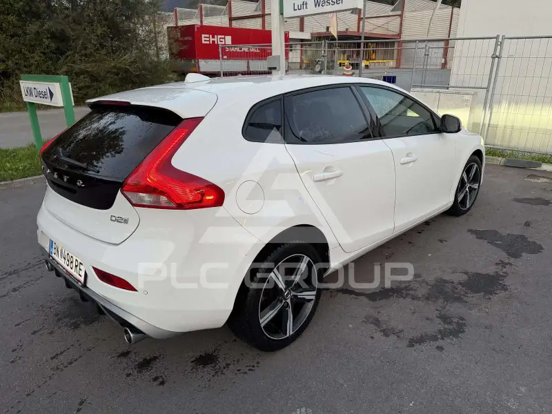 2017 Volvo V40