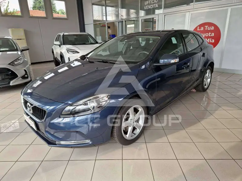 2017 Volvo V40
