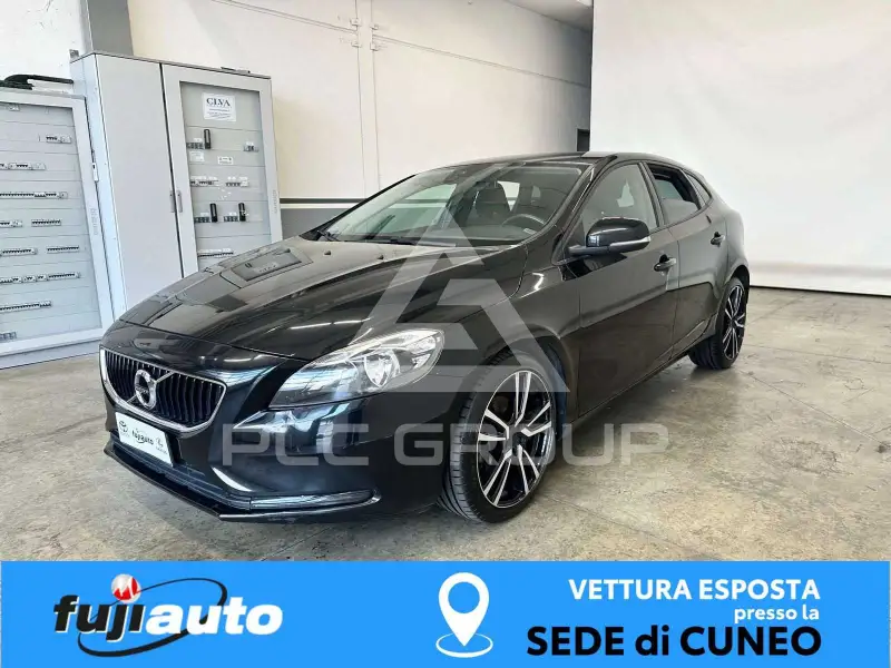 2017 Volvo V40