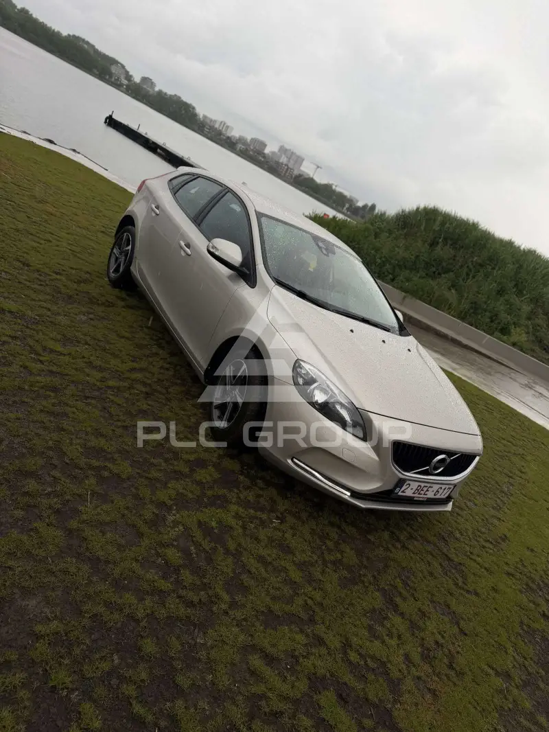 2017 Volvo V40