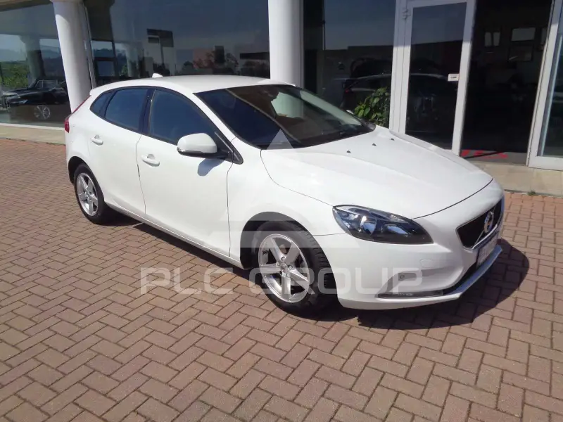 2017 Volvo V40