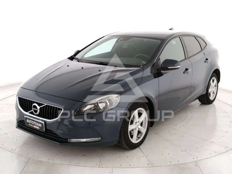 2017 Volvo V40