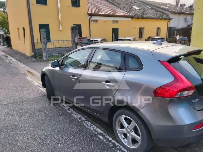 2017 Volvo V40