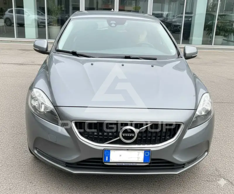 2017 Volvo V40