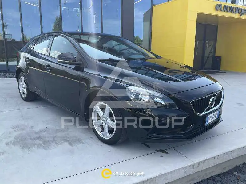 2017 Volvo V40