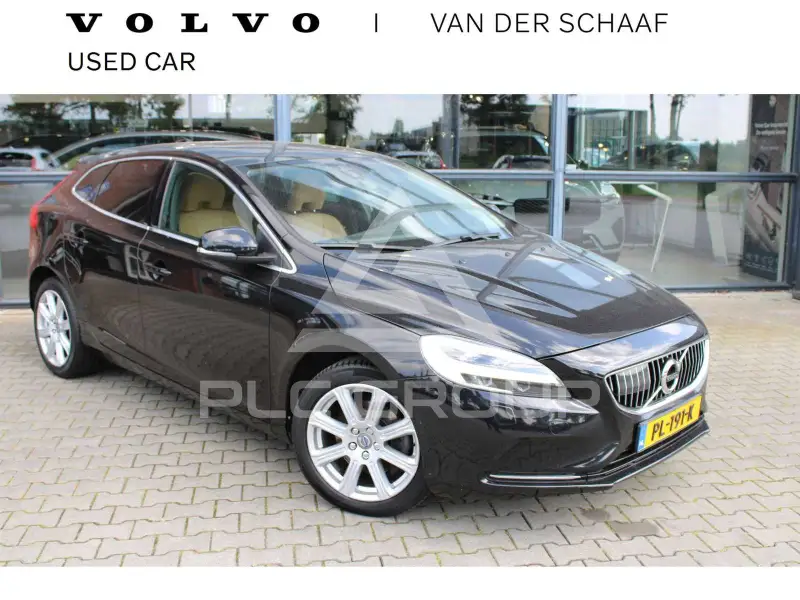 2017 Volvo V40
