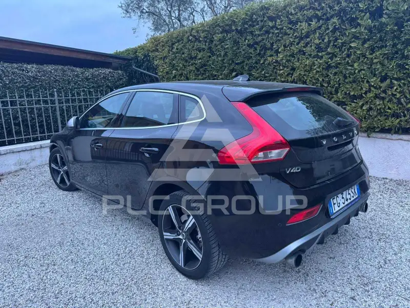 2017 Volvo V40