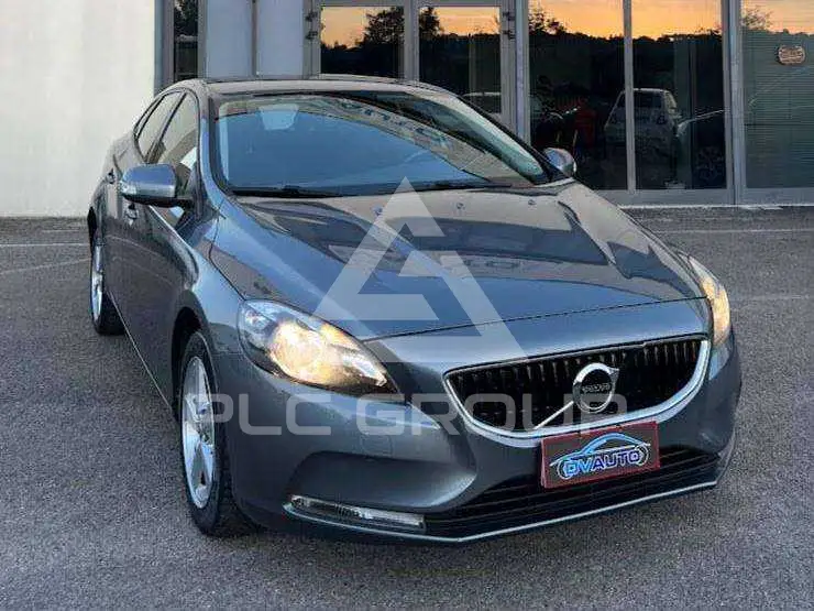 2017 Volvo V40
