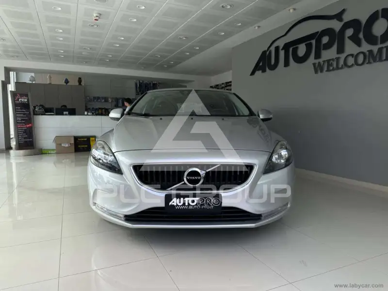 2017 Volvo V40