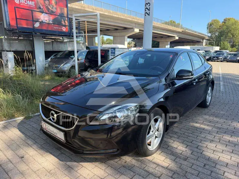 2017 Volvo V40