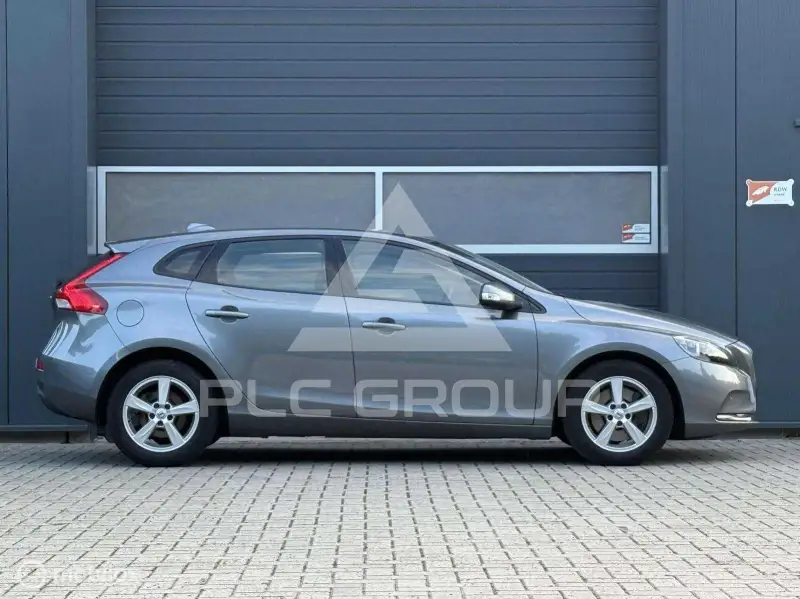 2017 Volvo V40