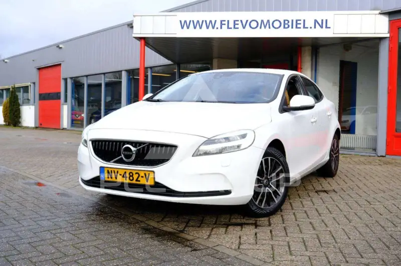 2017 Volvo V40