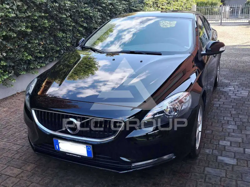 2017 Volvo V40