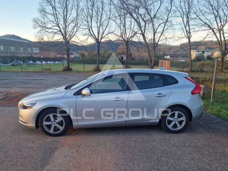 2017 Volvo V40