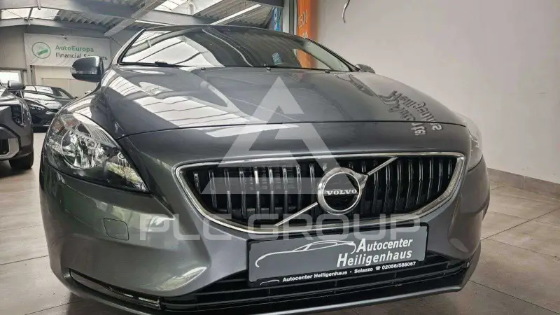 2017 Volvo V40