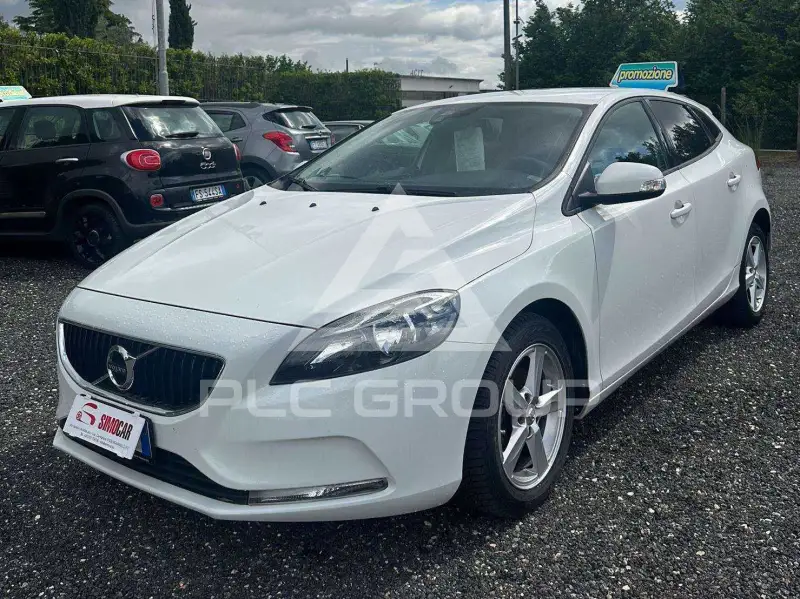 2017 Volvo V40