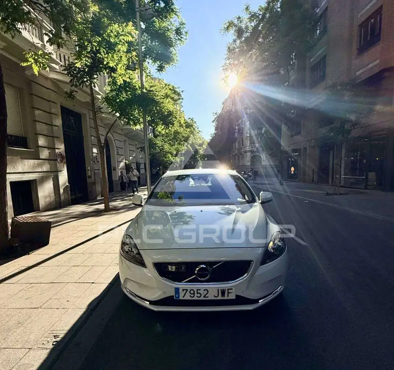 2017 Volvo V40