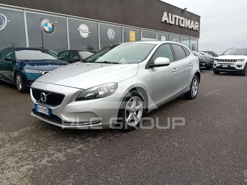2017 Volvo V40