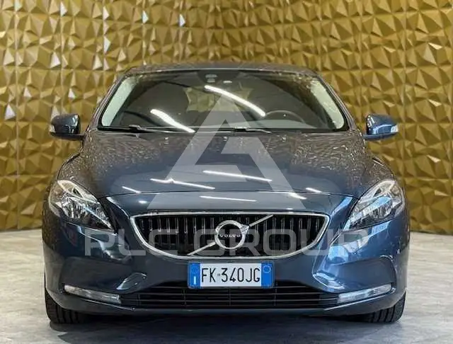 2017 Volvo V40