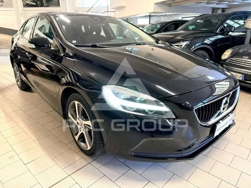 2017 Volvo V40