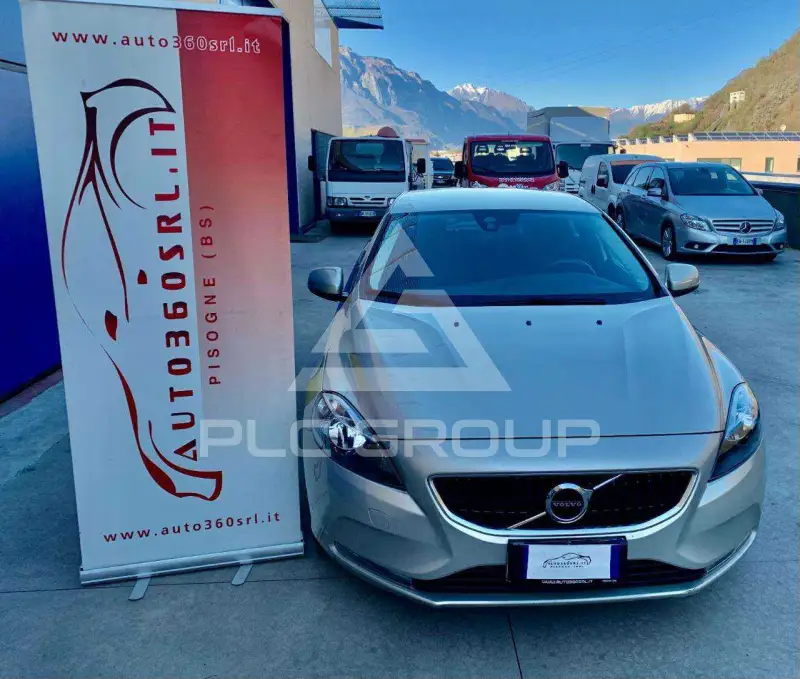 2017 Volvo V40