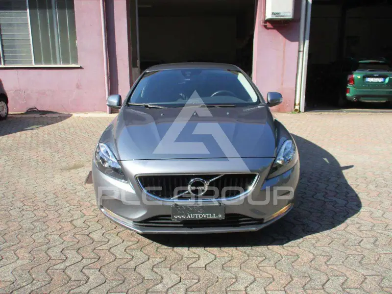 2017 Volvo V40