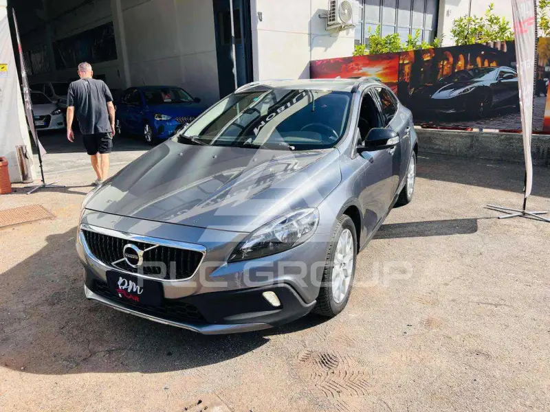 2017 Volvo V40