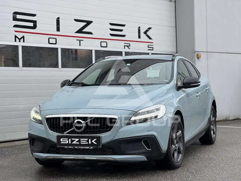 2017 Volvo V40