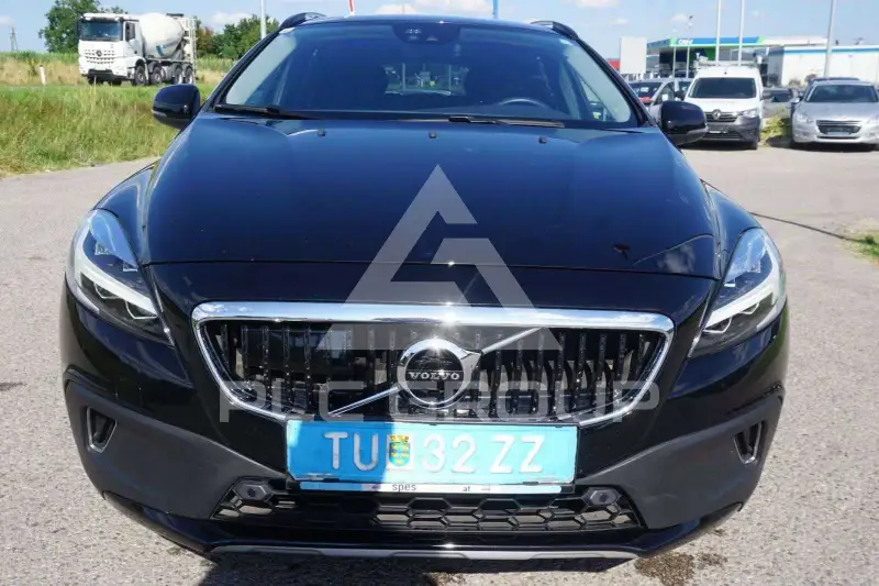 2017 Volvo V40