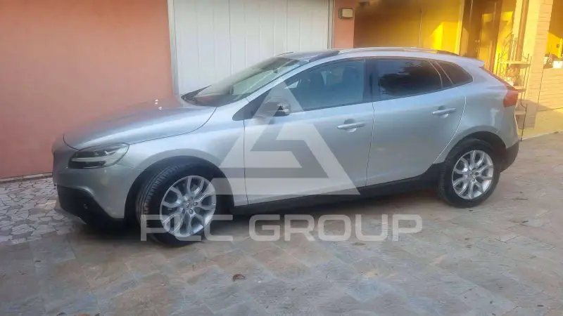 2017 Volvo V40