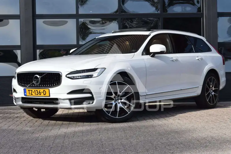 2017 Volvo V90