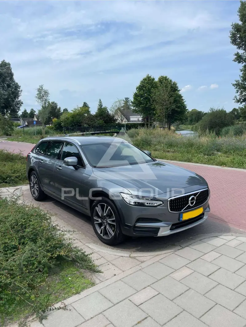 2017 Volvo V90